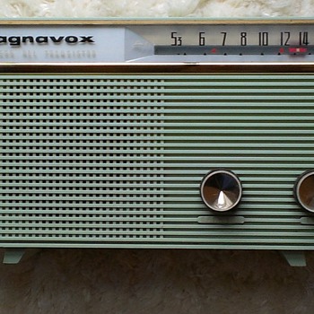 Magnavox AT61 - Radios