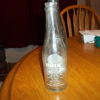 VINTAGE 7OZ.SODA BOTTLE - Bottles