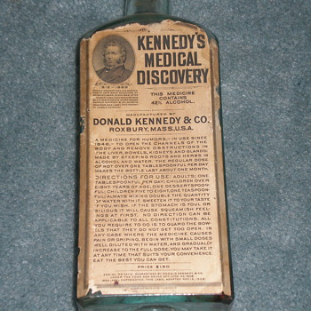 DR. KENNEDY MEDICAL DISCOVERY BOTTLE. - Bottles