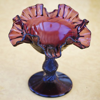 Help Identifying fenton candy dish - Art Glass