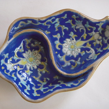 antique decorated chinese porcelain bowl/dish - Asian