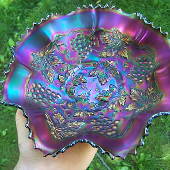 Fabulous Northwood Grape and Cable Amethyst Plain Back Bowl