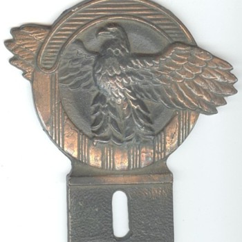 Ruptured Duck Automobile Badge - Military and Wartime