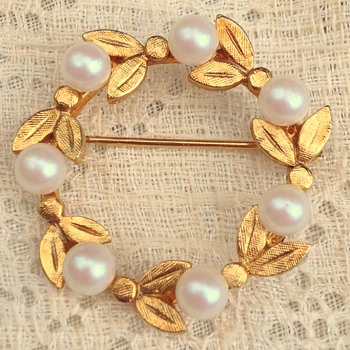 Vintage Gold and Faux Pearl Circle Pin - Costume Jewelry