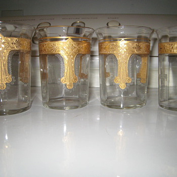 4 vintage etched gold overlay glasses - Glassware