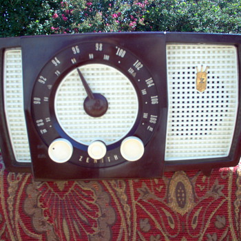 ZENITH MODEL H-725 - Radios