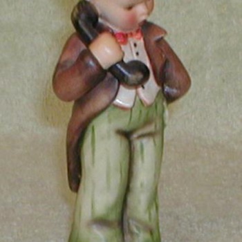 Hummel Figurine "Hello" - Art Pottery