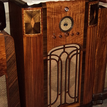 Sparton 811 Console radio - Radios