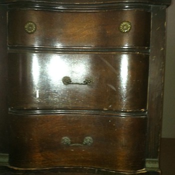 Help me identify end tables
