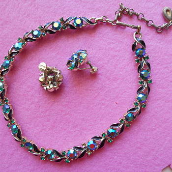 Vintage Lisner choker and earrings - Costume Jewelry