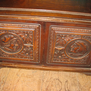 old radios found in atttic/ GE with unique carving probably from the 30's - Radios