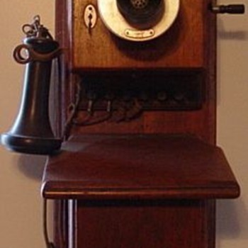 Western Electric Walnut Phone - Telephones