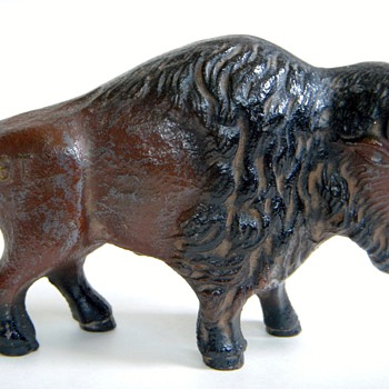 cast iron Buffalo/Bison paperweight~BT on the hind quarters