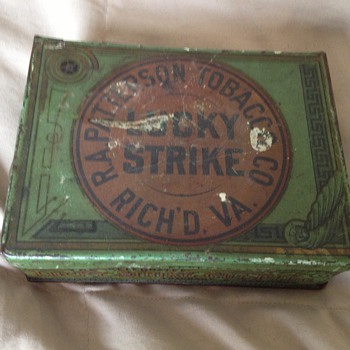 Lucky Strike 4oz square tin - Tobacciana