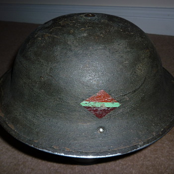 Brtish WW11 helmet - Military and Wartime