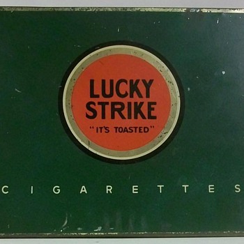 Flat Fifties Cigarette Tins alla Lucky Strike Brand. - Tobacciana