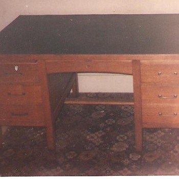 c1924 Solid Oak Gunn Desk w/chair
