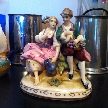 "Chelsea" Style Figurines - Figurines