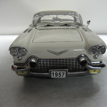 1957 Cadillac Eldorado Broughm Die-cast - Model Cars