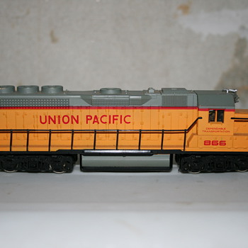 HO Scale Train Engine
