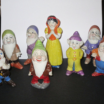 Early Disney Snow White & 7 Dwarfs Figurines - Art Pottery