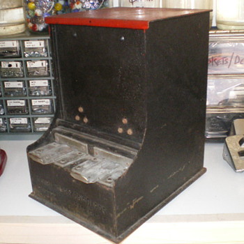 Exhibits Supply Card Vendor - Coin Operated