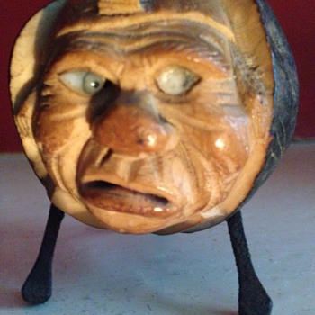 Beautiful ugly face carved from a coquilla nut, old match striker. - Folk Art