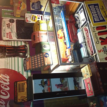 Collections of Toys, Tins, Signs, & More - Advertising