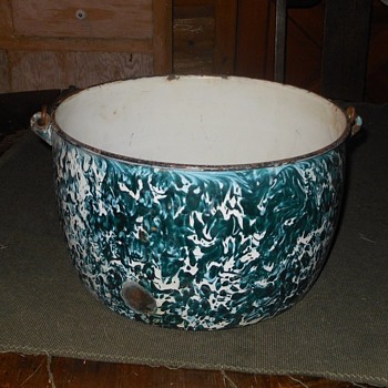 Large Graniteware Chrysolite Pot - Kitchen