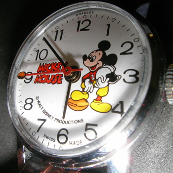 1978 Bradley American Football Mickey Mouse Watch - Wristwatches