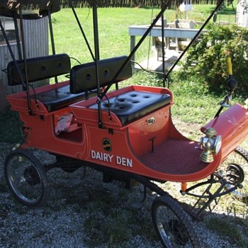 1901 Olsmobile Replica Runabout