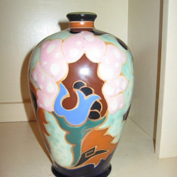 IS THIS A GOUDA ? - Art Pottery