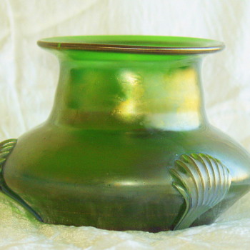 Kralik iridescent vase with scalloped, tadpole, claw decor - Art Glass