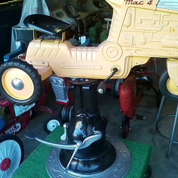 pedal tractors - Toys