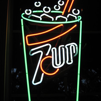 7UP Neon Sign - Signs