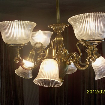 Brass 8 globe Lightolier Chandelier