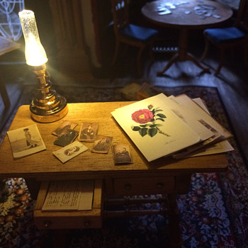 Victorian Dollhouse Exterior and Interior Shots - Dolls