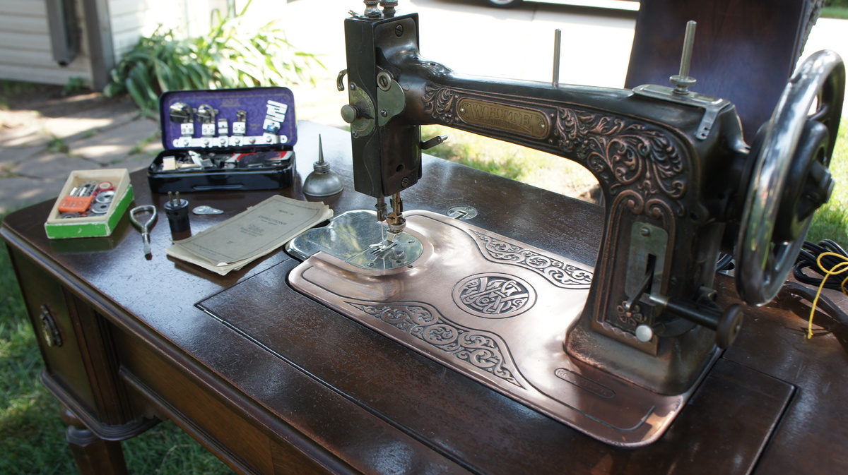 White Bronze 1926 Sewing Machine......Mt. Vernon Collectors