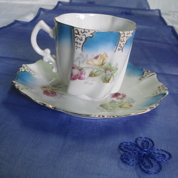 Art Nouveau porcelain demitasse - Art Nouveau
