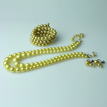 Japanese parure
