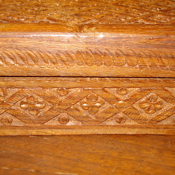 SMALL WOODEN BOX