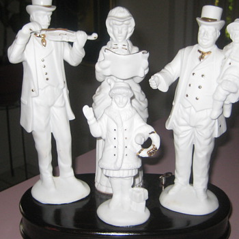 Christmas carollers music box