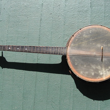 I need help identifying my newly found banjo... 