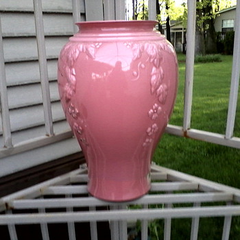 Anchor Hocking Baked Enamel Interior 16"  "Cascade" Vase in Prairie Pink / Circa 1980's ??