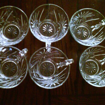 Set of six/  Help to identify - Glassware