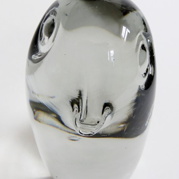 Interesting Glass Bird~Big Eyes, Pulled Nose, Funny Little Tail~Unsigned Masterpiece:) - Art Glass