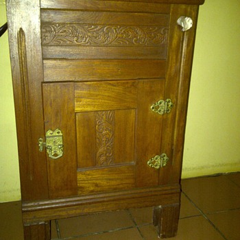 Ice box