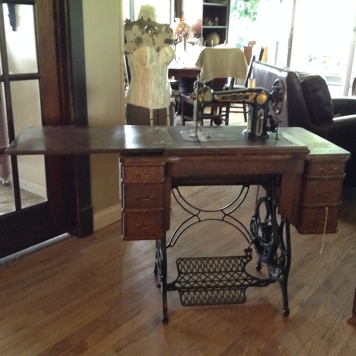 Greist treadle sewing machine recent Yard sale find! | Collectors Weekly