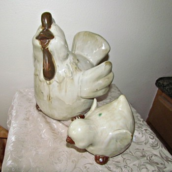 Studio Pottery? Hen and Chick Unknown Mark