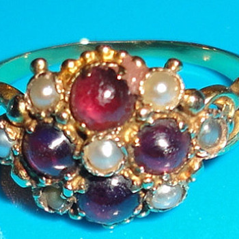 VICTORIAN Georgian MOURNING RING with hair 18 kt gold rubies and pearls - - Victorian Era